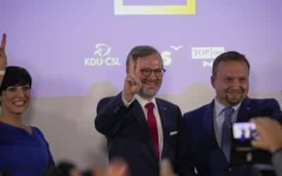 Predsedovia Spolu a PirSTAN podpísali koaličnú dohodu. Chcú dať perspektívu mladým.