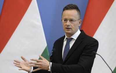 Szijjártó: Postoj Bruselu k migrácii je bizarný a hanebný.