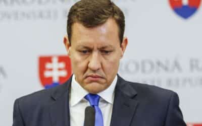 Mediálna kolaborácia pri deštrukcii právneho štátu.
