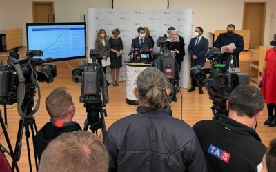 Odborníci: Lockdown nie je cesta, zaočkovanosť musíme zvýšiť o 30 %.