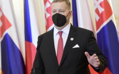 “Tá zmluva nemusí prejsť.” Boris Kollár tvrdí, že o zmluve s USA ešte nie je rozhodnuté. “Je to pol na pol.” Naznačil tiež, kto by rady Sme rodina mohol posilniť.