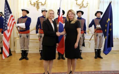 Prezidentka podporuje obrannú dohodu s USA, rozpor s ústavou nevidí.