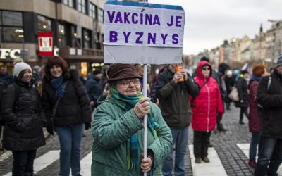 Krach povinného očkování vítá Prymula, kritizuje Hořejší. Chcípl PES jásá.