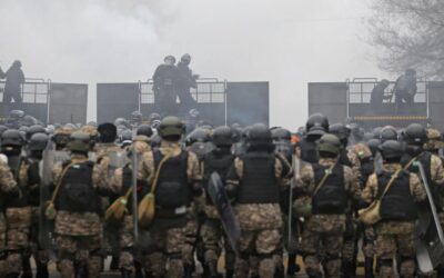 Kvůli zdražení LPG v Kazachstánu padla vláda. Dav vtrhl do radnice největšího města.