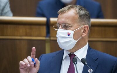 Podporí Sme rodina zmluvu s USA? Kollár si zavolá Korčoka s Naďom.