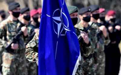 Postoj k prítomnosti vojsk NATO sa v parlamente rôzni. Koalícia chce o tom hovoriť vtedy, ak príde ponuka. Opozícia je proti.