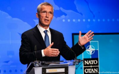 Ministri obrany NATO rokujú o kríze na Ukrajine a posilnení východného krídla.