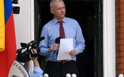 Případ Juliana Assange představuje mrazivý precedens.