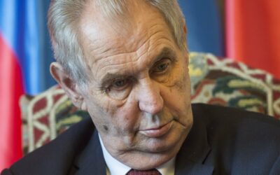 Zeman: Akt agresie Ruska je potrebné odsúdiť slovami aj činmi. vyzval k vylúčeniu Ruska zo systému SWIFT.