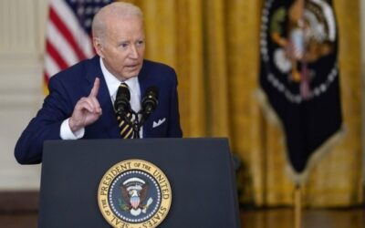 Biden nariadi nové sankcie voči separatistickým regiónom na východe Ukrajiny.