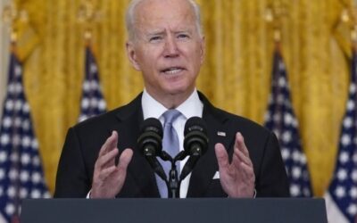 Biden reaguje na kroky Ruska. Oznámil uvalenie sankcií na banky a oligarchov.
