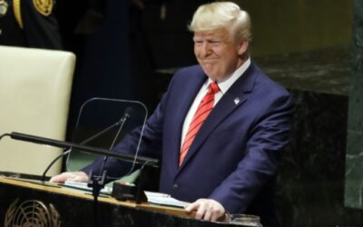 Trump označil Putinove kroky voči Ukrajine za „geniálne“.