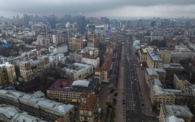 Zelenskyj potvrdil správy o raketových útokoch, ktoré ráno zasiahli Kyjev.