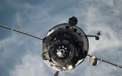 Ruský Roskosmos pozastavuje dodávky raketových motorov pre Spojené štáty.