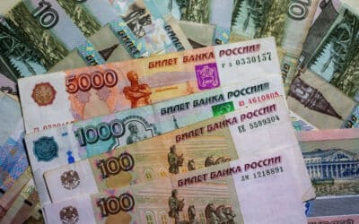 Od pátku musí zahraniční kupci za ruský plyn platit v rublech. Dekret podepsal Putin.