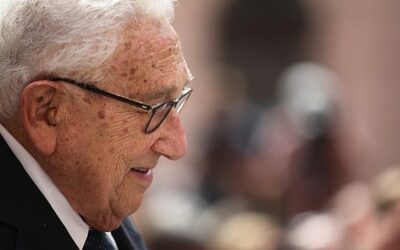 Kissinger v roce 2014: Bez kompromisu se ženeme ke konfrontaci.