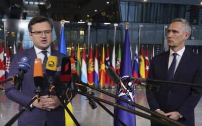 Země NATO dodají Ukrajině více zbraní, válka může trvat měsíce, řekl Stoltenberg.