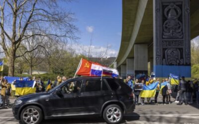 V Nemecku sa konajú proukrajinské a proruské protesty.