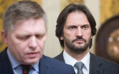 Zadržali exministra vnútra Kaliňáka. S Ficom sú obvinení zo založenia zločineckej skupiny.