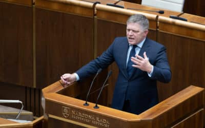 Parlament rozhoduje o väzobnom stíhaní Fica.