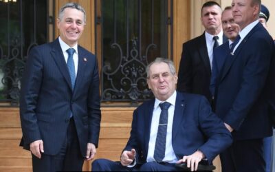 Věříme ve vítězství Ukrajiny, ne ve shnilý kompromis, shodli se Zeman s Cassisem.