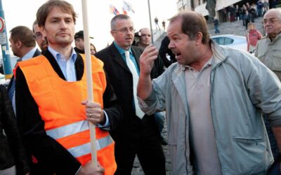 Minister chce štrajkovať proti ministrovi. Vyjdú Matovič a Gröhling pre učiteľské platy do ulíc?