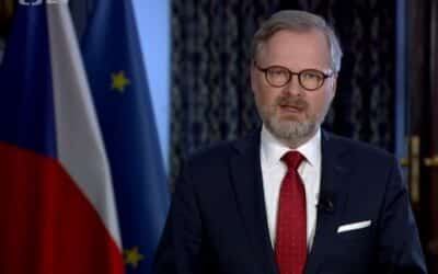 Úvodník dnešní Kosy – včerejší večerní Fialovo nelhaní.