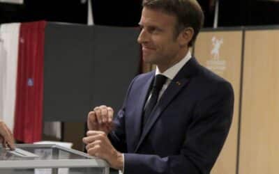 Macron zrejme po druhom kole volieb stratí parlamentnú väčšinu.