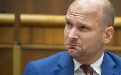 Možno prežívame posledné hodiny koalície, upozorňuje Grendel.
