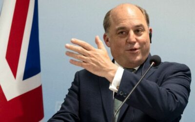 Britský minister obrany: Putinov prejav dokazuje, že invázia na Ukrajine zlyháva.