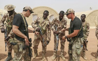 Francúzov vyháňajú z Afriky. Dôvodom sú Rusi…