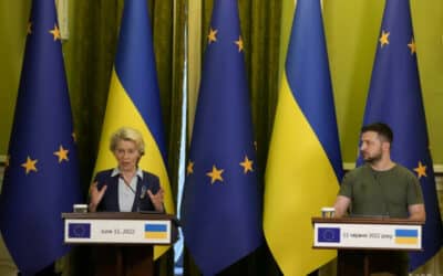 Evropská komise chce zavést pravidelné půjčky Ukrajině. Příští rok by mohlo jít o 18 miliard eur.