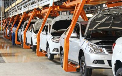 Evropský automobilový průmysl kolabuje: Položila ho politická rozhodnutí.