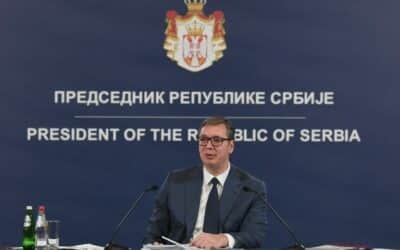 Vučić reagoval na priame hrozby: “Nie pochýb, že zbraň vystrelí”.
