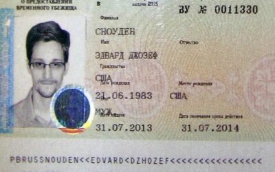 Snowden dostal ruský pas, zložil prísahu vernosti Rusku.