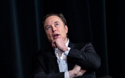 Elon Musk tvrdo kritizoval Medvedevovu prognózu na rok 2023.