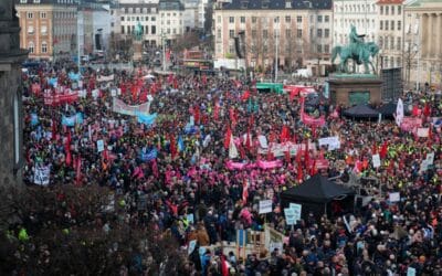 Zrušiť štátny sviatok a financovať vojnu. Proti plánu dánskej vlády protestovali desaťtisíce ľudí.