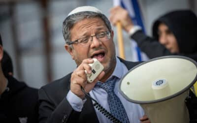 zraelský minister Itamar Ben-Gvir oznámil posunutie reformy súdnictva.