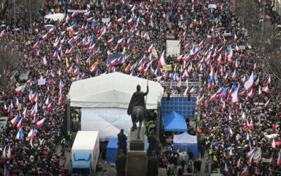 Účastníci demonstrace na Václavském náměstí v Praze požadují demisi vlády.