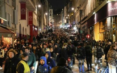Macron navrhuje kompromis v snahe upokojiť protesty. Zdá sa, že neskoro.