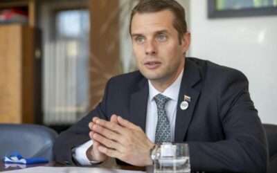 Klus cíti krivdu a za neúspechom vidí lobing Sulíka a politické dohody. Kandidatúry sa nevzdáva.