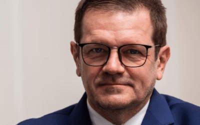 Spochybnil princíp národnej suverenity a kritizoval Rusko. Prečo Pellegriniho expert na zahraničnú politiku končí.