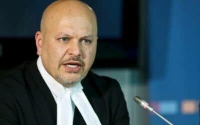 Generální prokurátor Mezinárodního trestního soudu v Haagu Karim Khan vydělal miliony vydáním zatykače na Putina.