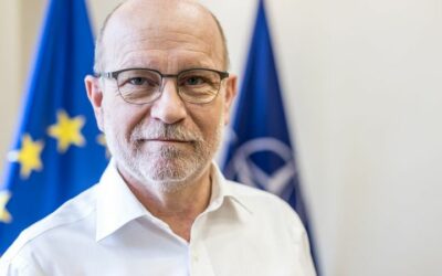 Rastislav Káčer končí aj u Demokratov Eduarda Hegera.