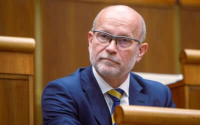 Káčer požiadal Čaputovú o odobratie poverenia viesť rezort diplomacie.