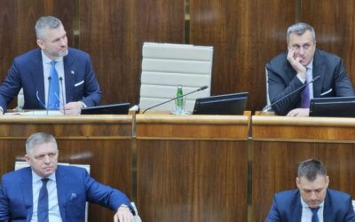 Štvrtá vláda Roberta Fica získala dôveru, poslanci schválili vládny program.