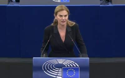 Monika Beňová v EP nikoho nešetrila. Slovenským kolegom priamo do očí: “Hanbite sa!”
