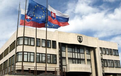 Poslanci odhlasovali menej peňazí pre RTVS, vyššie zdravotné odvody a o jeden deň pracovného voľna menej.