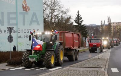 Prahu zablokuje protest plný traktorů, otazníků i rozporů zemědělců.