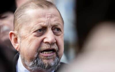 Šéf Harabinovho tímu šíri informácie, že vraj podporil Pellegriniho. Je to podvod, odkazuje sám Harabin.